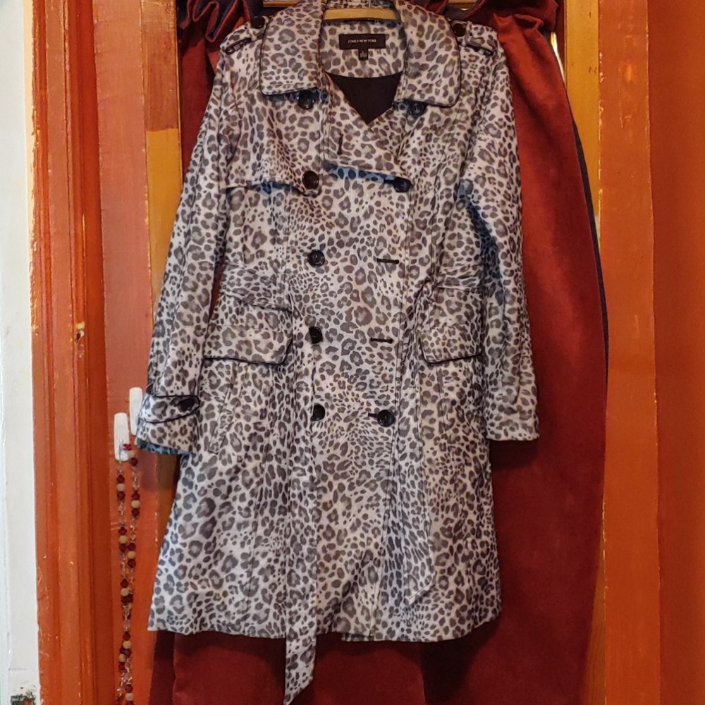 Trench/Rain Coat